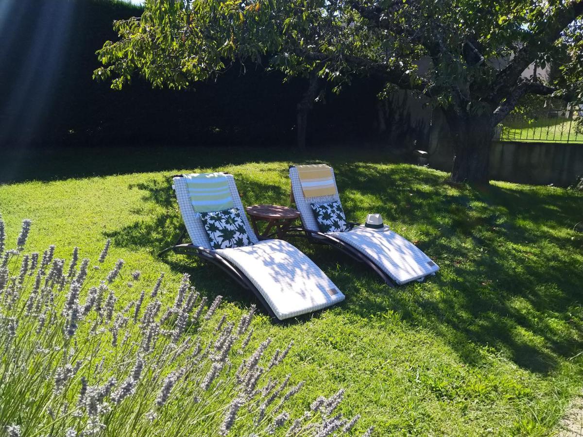 Bed and Breakfast Les Bessonnes Saint-Georges-Haute-Ville Exterior foto